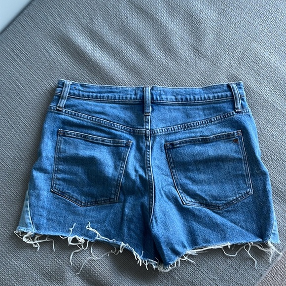 Madewell Jeans Shorts in Size 30 - Picture 3 of 4
